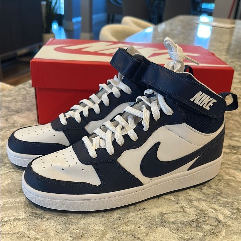 👟 Nike Court Borough Mid 2 Sneakers - Men’s Size 7 - Blue and White